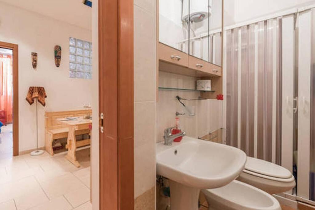 Letto Ad Acqua H2Ome Apartment Bari Luaran gambar