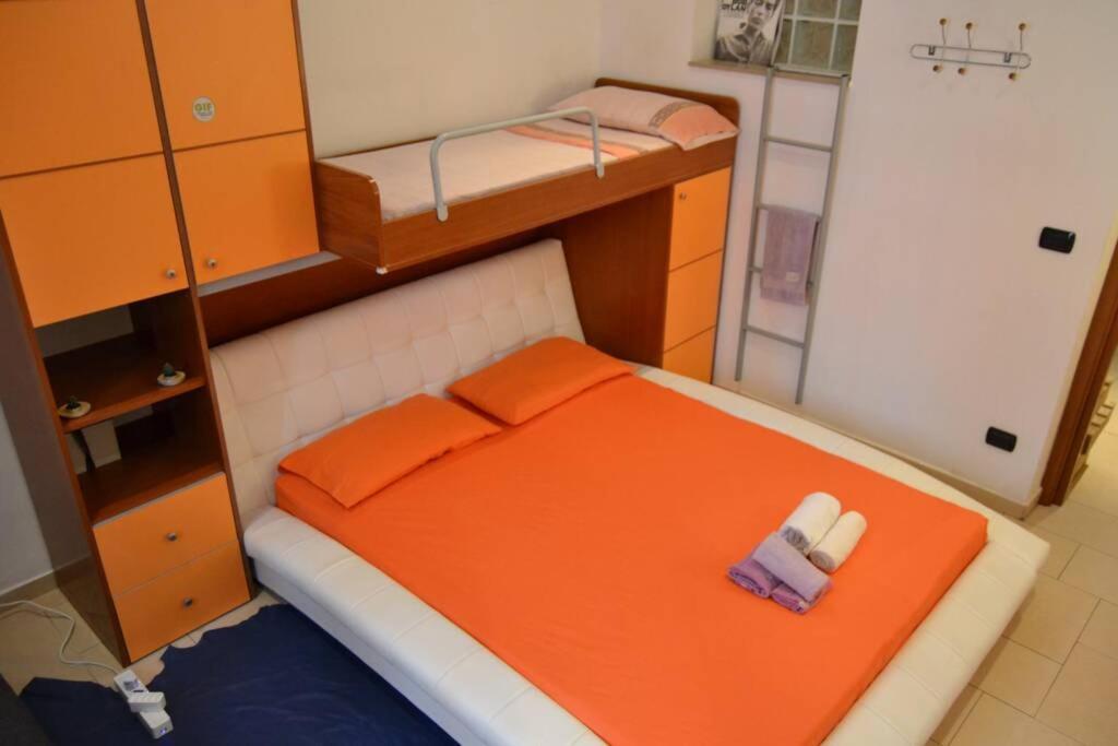 Letto Ad Acqua H2Ome Apartment Bari Luaran gambar